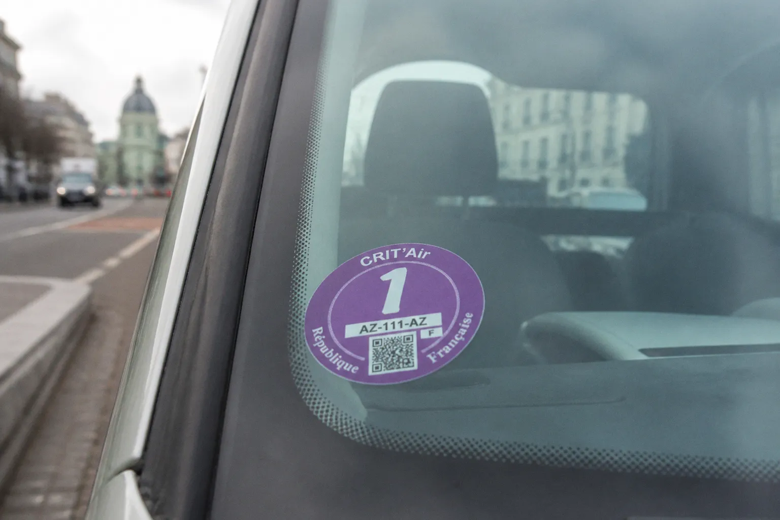 Vignette Crit'Air et voiture de location : mon expérience